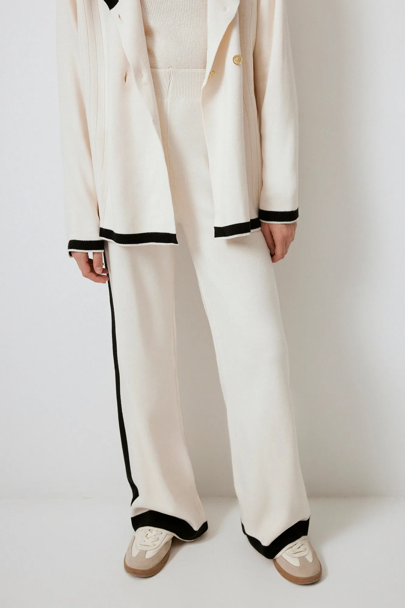 DOUBLE BREASTED KNITWEAR SUIT
